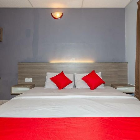 Oyo 1088 Yellow Mansion Banda Kaba Hotel Malacca Εξωτερικό φωτογραφία