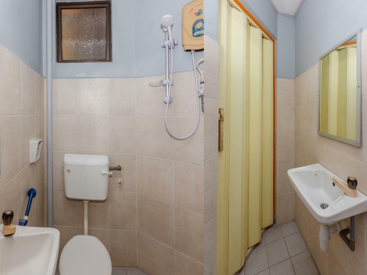 Oyo 1088 Yellow Mansion Banda Kaba Hotel Malacca Εξωτερικό φωτογραφία