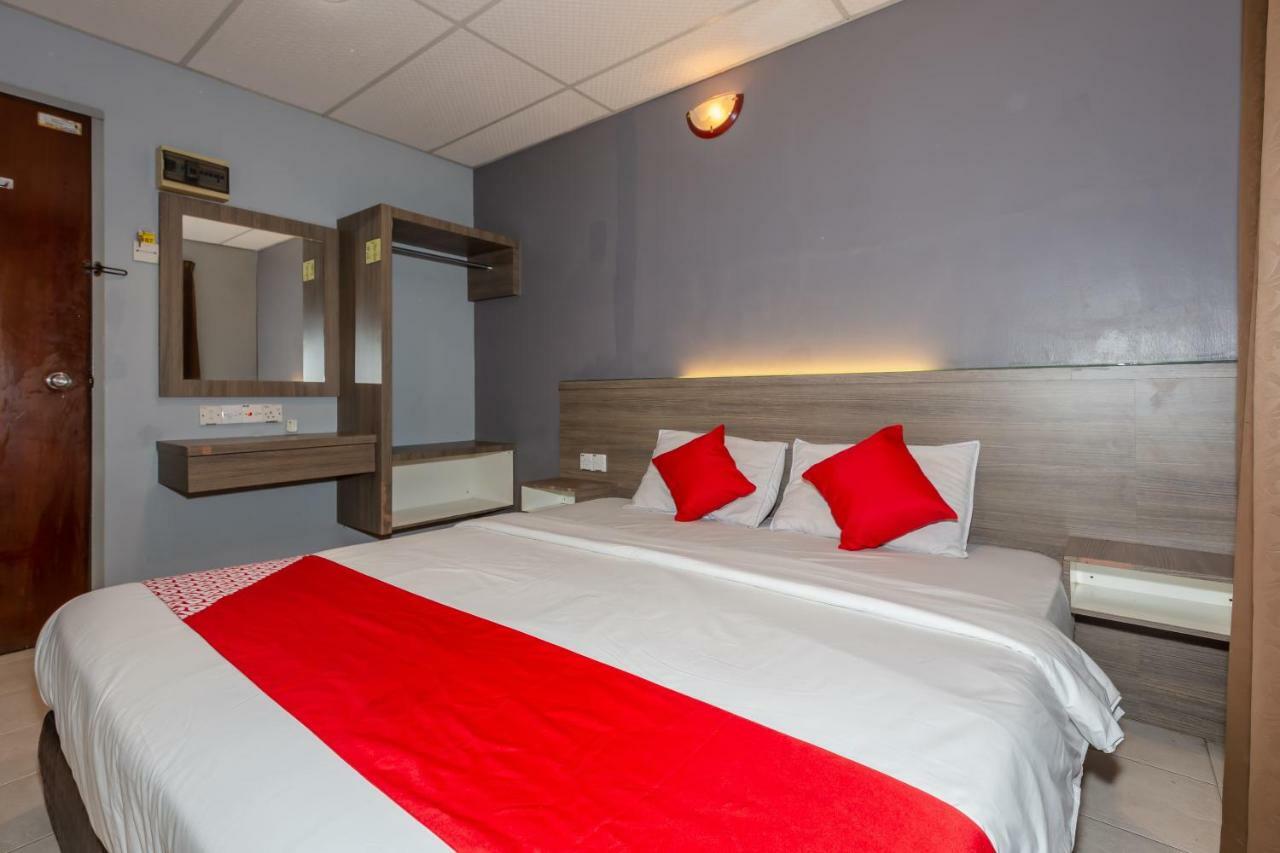 Oyo 1088 Yellow Mansion Banda Kaba Hotel Malacca Εξωτερικό φωτογραφία