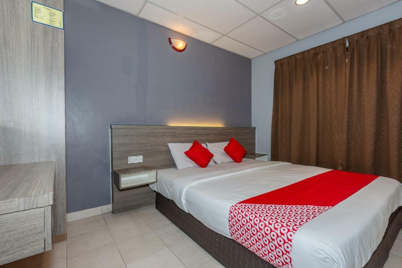 Oyo 1088 Yellow Mansion Banda Kaba Hotel Malacca Εξωτερικό φωτογραφία