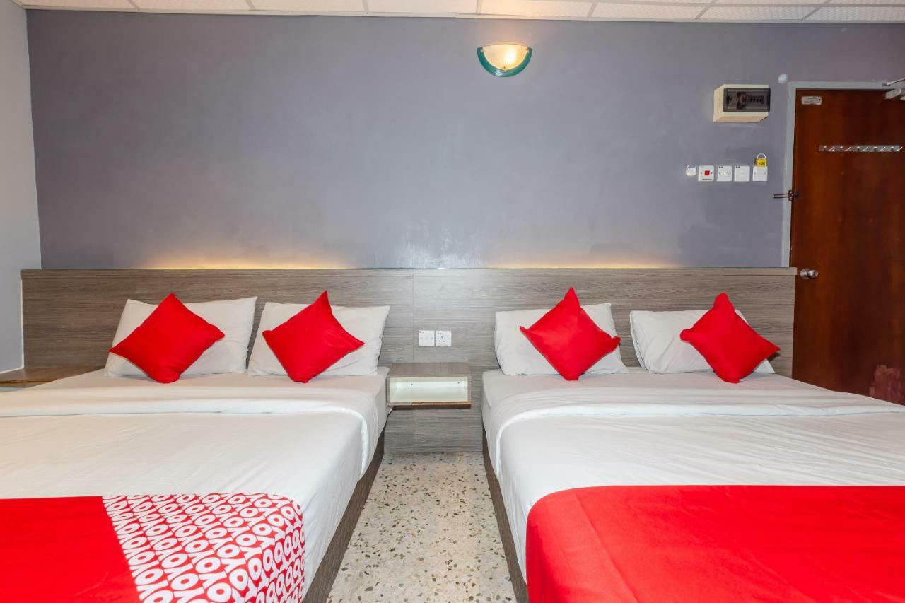 Oyo 1088 Yellow Mansion Banda Kaba Hotel Malacca Εξωτερικό φωτογραφία