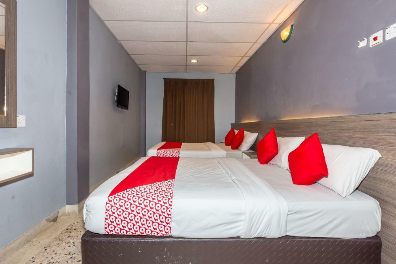 Oyo 1088 Yellow Mansion Banda Kaba Hotel Malacca Εξωτερικό φωτογραφία